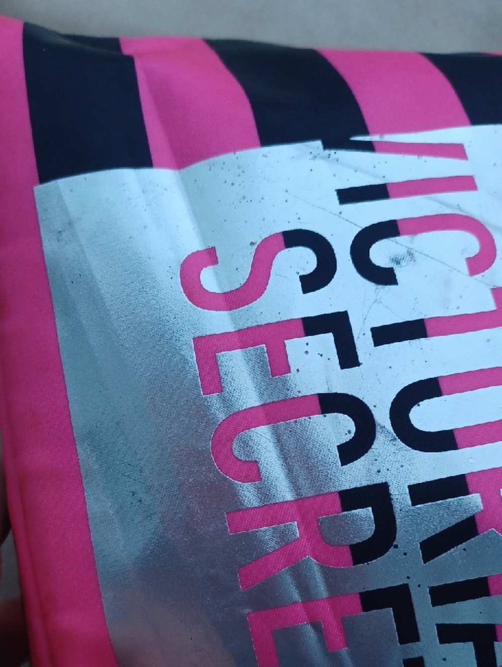 Victoria's Secret Cosmetic Pouch - Picture 13 of 16